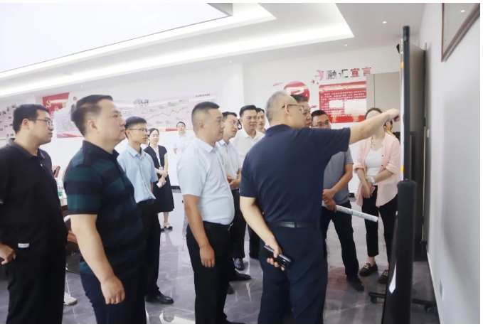 自貢市領(lǐng)導(dǎo)蒞臨融匯公司調(diào)研：共筑建筑產(chǎn)業(yè)總部經(jīng)濟(jì)區(qū)新篇章！